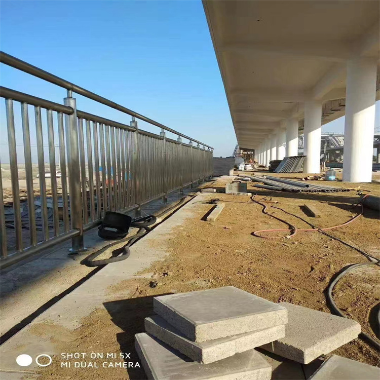 Q235C景观道路栏杆易安装结构新颖