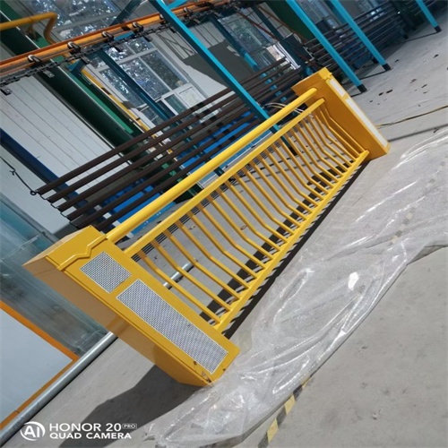 三横梁护栏每米价格