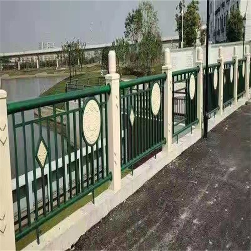 性价比高的道路隔离护栏厂家