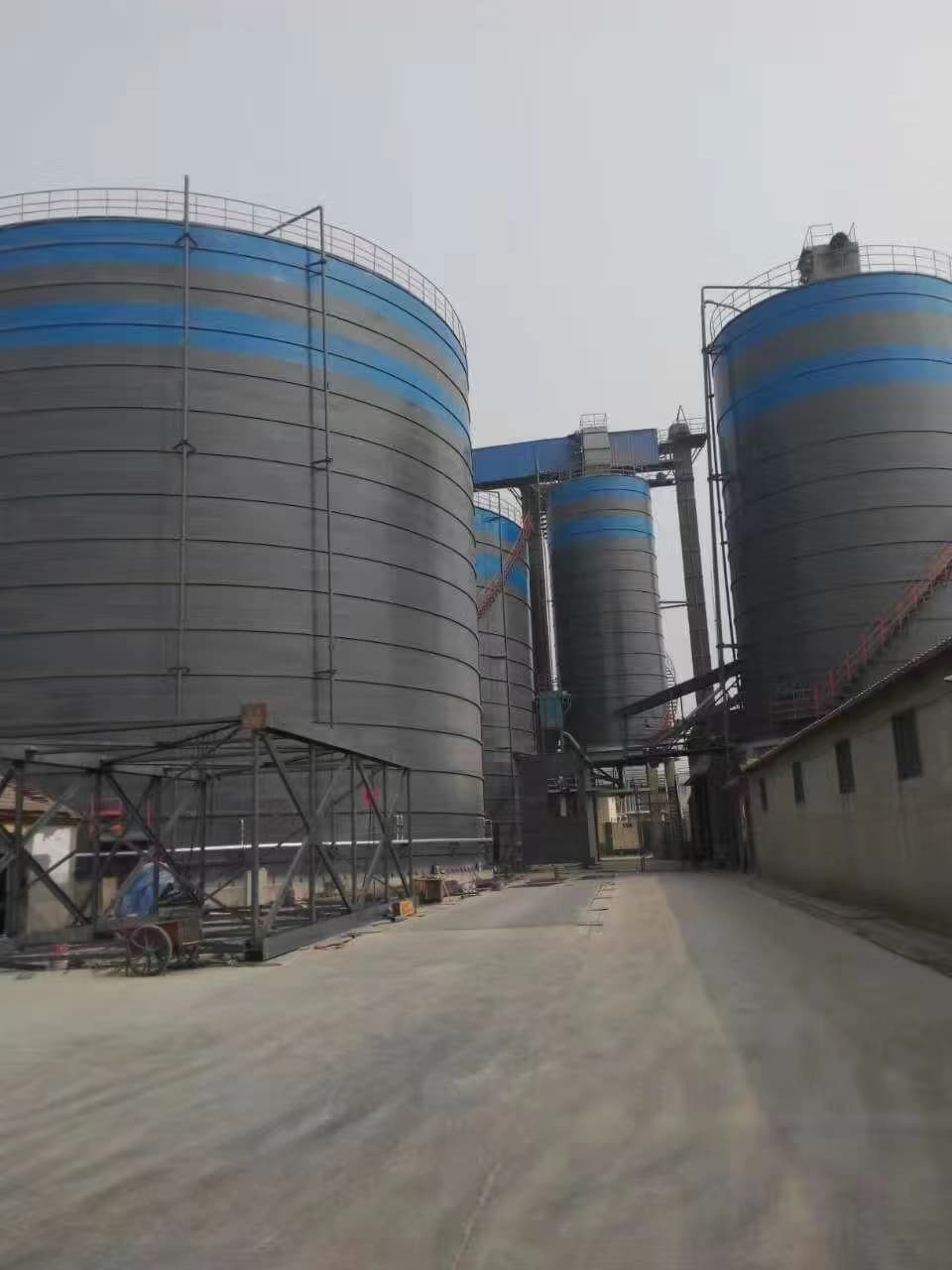 2万吨粉煤灰钢板库畅销全省
